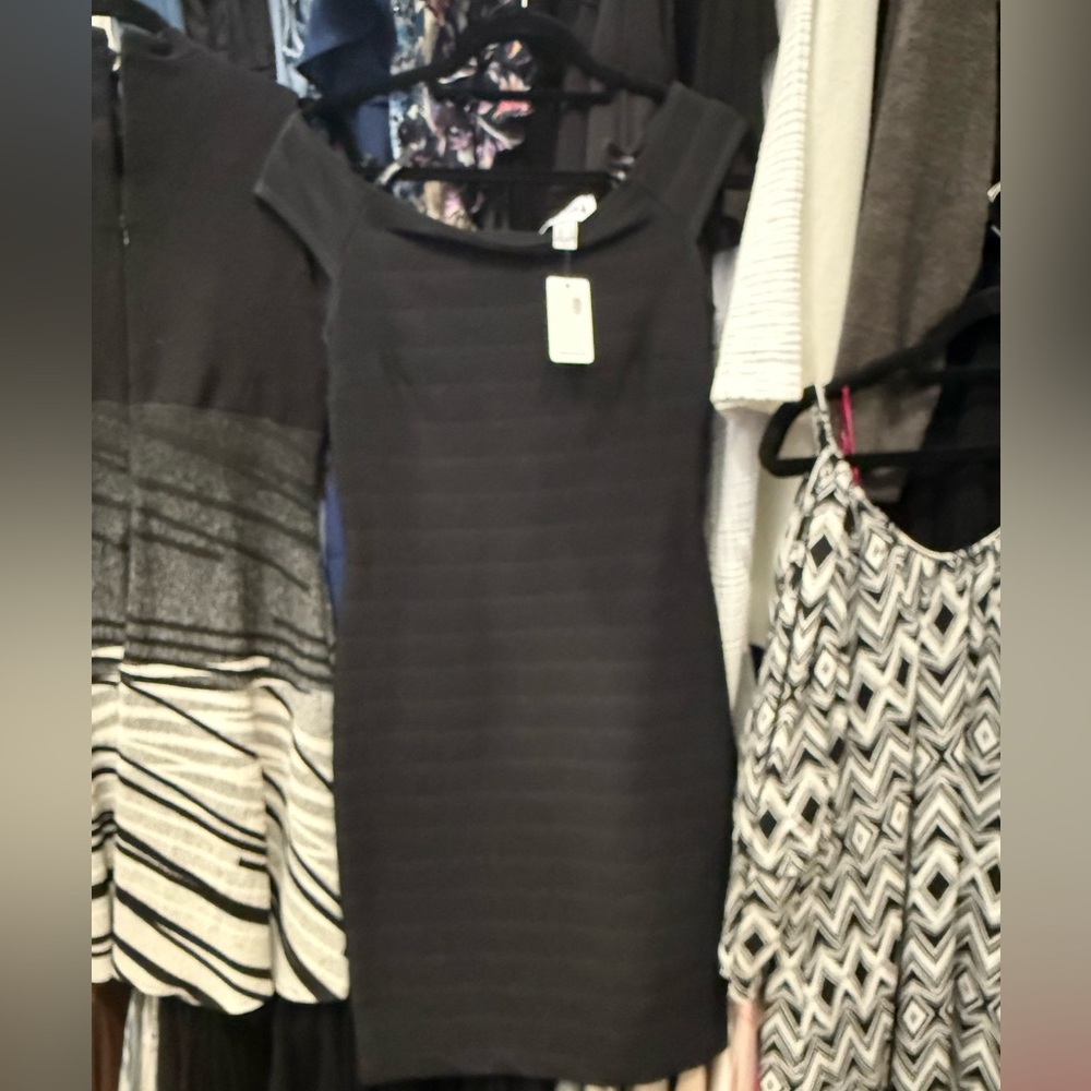 Joseph Ribkoff Black Textured Dress off the shoulder size 6 never worn has tags